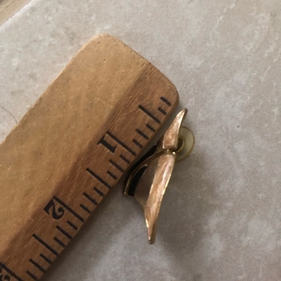 Vintage Earrings 
Great condition - Picture 3 of 3